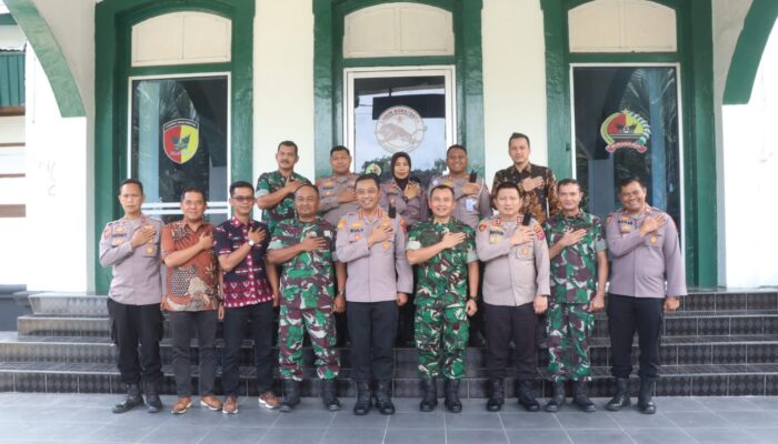Kapolresta Bukittinggi Pererat Sinergitas Melalui Kunjungan Silaturahmi ke Kodim 0304/Agam