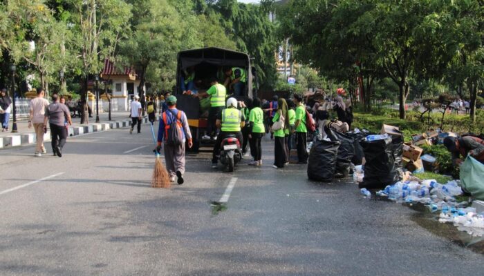 Kebersamaan Polri dan DLHK Wujudkan Pekanbaru Kembali Bersih Usai Riau Bhayangkara Run 2026