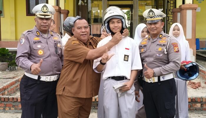 Bangun Generasi Tertib Berlalu Lintas & Cinta Lingkungan, Ditlantas Polda Riau Gelar Police Goes to School di SMAN 19 Pekanbaru