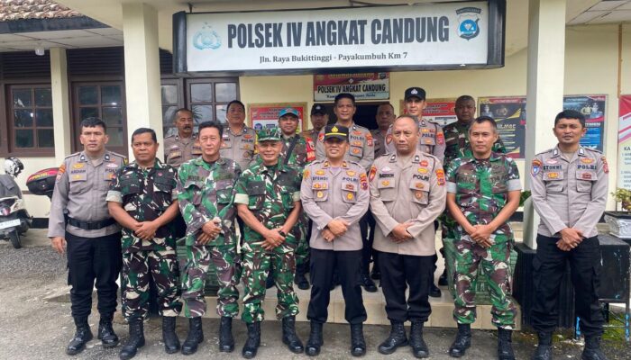 Kapolsek IV Angkek Canduang Menerima Kunjungan Silaturahmi Danramil 08 IV Angkek Canduang Sekaligus Kejutan Hari Bhayangkara ke-80