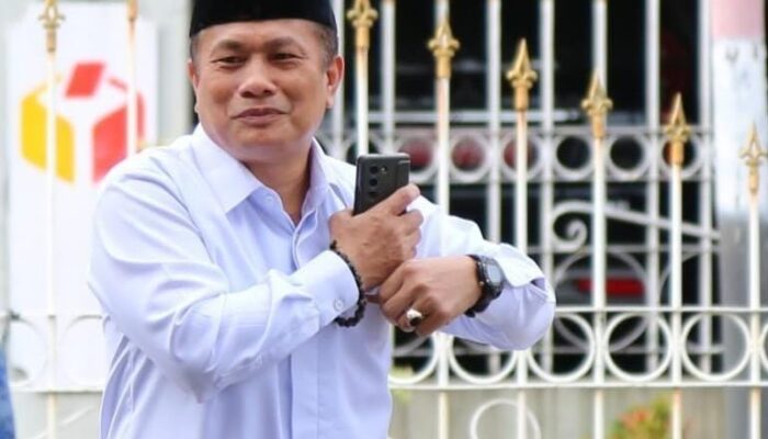 GELOMBANG KETIGA OTOKRATISASI DAN UJIAN KONSOLIDASI DEMOKRASI INDONESIA