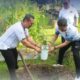 Bibit Persahabatan, Akar Sinergi: Kakanwil Ditjenpas Riau Tanam Pohon Cendera Mata Kapolda Riau