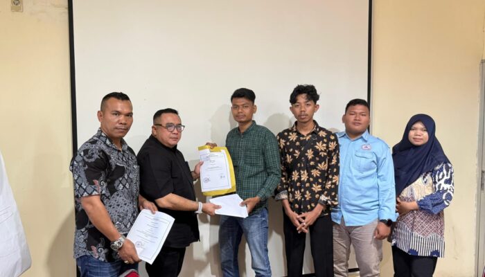 PT Arara Abadi Salurkan Beasiswa untuk 40 Pelajar dan Mahasiswa Suku Sakai