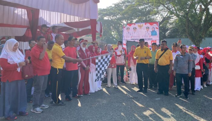 Semarak HUT RI ke-81, Kecamatan Tandun Bersama Polsek Tandun Gelar Jalan Santai dan Bagikan Doorprize