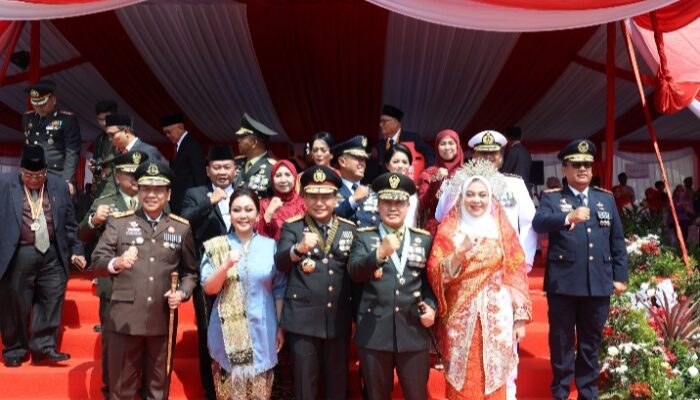 Saat Merah Putih Berkibar di Riau, Pangdam XIX/Tuanku Tambusai Berdiri Bersama Para Pemimpin Daerah