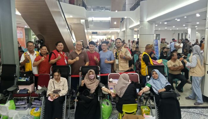 Gandeng Berbagai Organisasi, Bakti Sosial Kesehatan di Central Plaza Pekanbaru Diserbu Warga