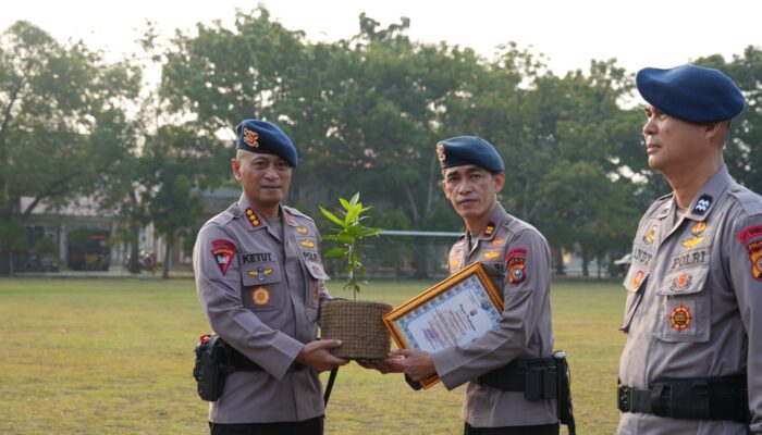 20 Personel Brimob Riau Raih Penghargaan, Dansat Brimob : Jadikan Prestasi sebagai Motivasi