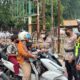Polda Sumbar Bagikan Masker kepada Masyarakat Sebagai Wujud Kepedulian Terhadap Kesehatan Publik