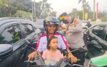 Peduli Dampak Kabut Asap, Polresta Pekanbaru Bagikan 1.300 Masker