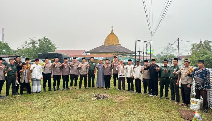 Brimob Polda Riau Dukung Program Polda Riau melalui Sholat Subuh Berjamaah