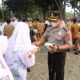 Antisipasi Dampak Kabut Asap, Kapolres dan Bupati Pasaman Barat Bagikan Masker Gratis di SMAN 1 Pasaman