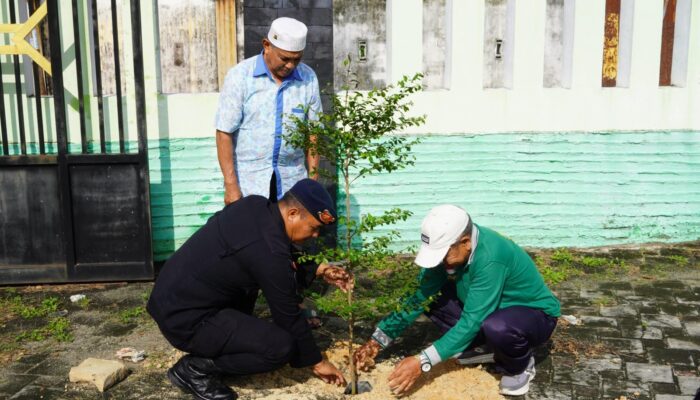 Sambut HUT ke-81 Korps Brimob Polri, Brimob Polda Riau Gelar Bakti Sosial di Masjid Al-Anshor Pekanbaru